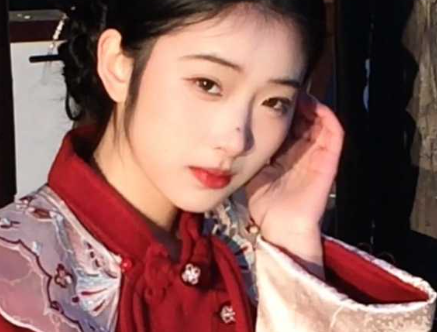 推特大神拿下抖音最美国风网红七贰陆