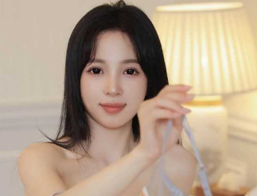 清纯甜美小女神糖豆 三点私拍