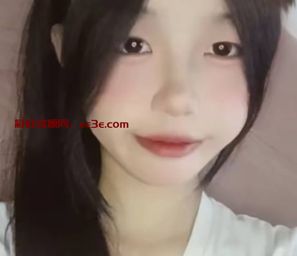 重庆工商职业学院校花 陈梦婷 清纯面孔下的真面目曝光 在镜前