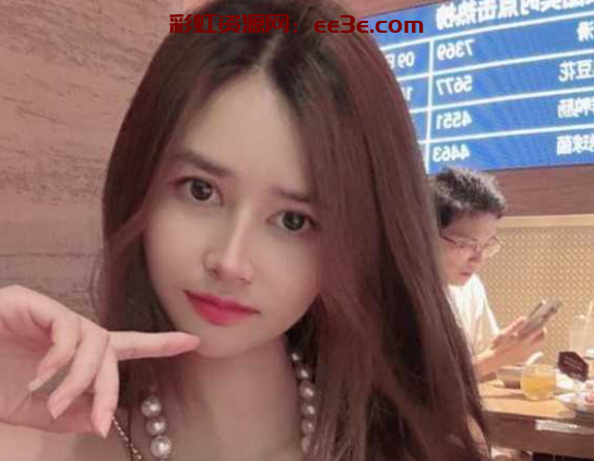 人前贵妇人后荡妇 高冷女神竟是