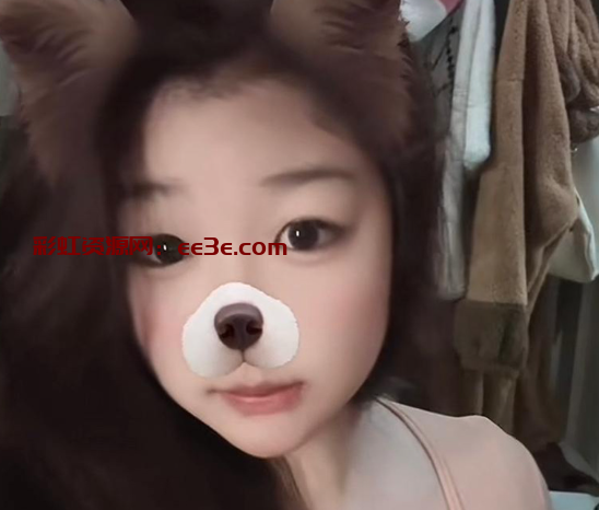 河南商丘职业技术学院 刘鑫雨 背着男友网上聊天