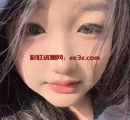 河南商丘职业技术学院 刘鑫雨 背着男友网上聊天