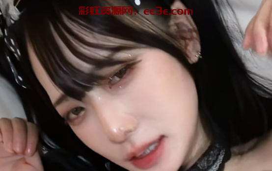 刚上大学的清纯 小萝莉 为争点零花钱不惜下海