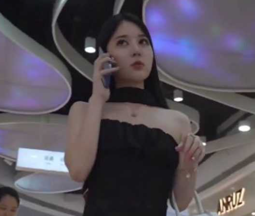商场极品短裙小姐姐