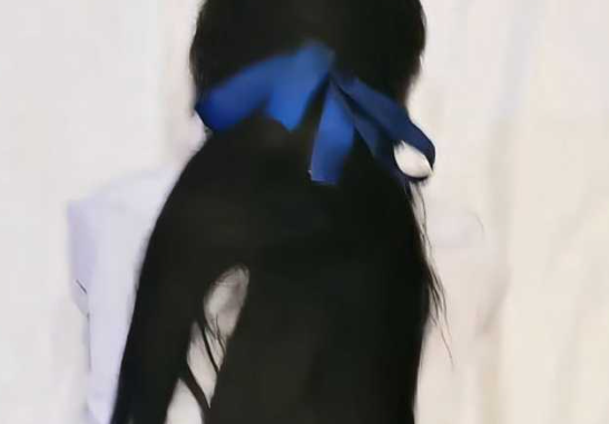高颜值清纯学生妹 美腿肥臀身材极品 为了零花钱
