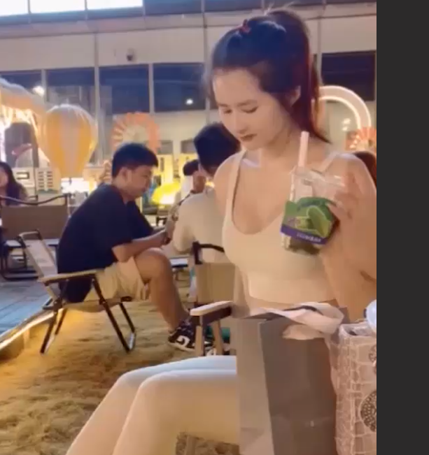 深圳抖音网红 疯批美人