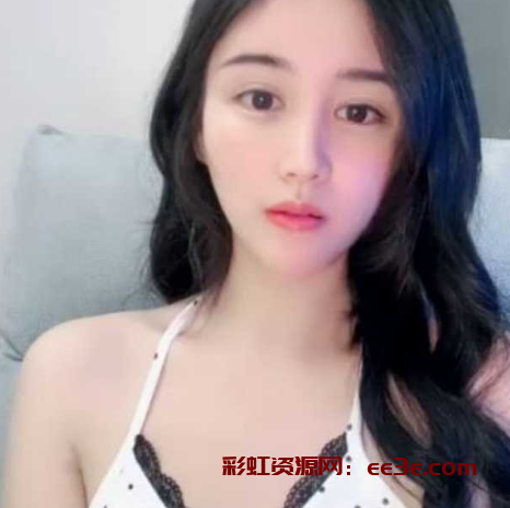 半糖高颜值美女主播欧巴拉 直播满足观众