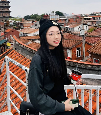 福建反幼师 颜思妤 第二弹 表面上清纯眼镜妹 私下却是