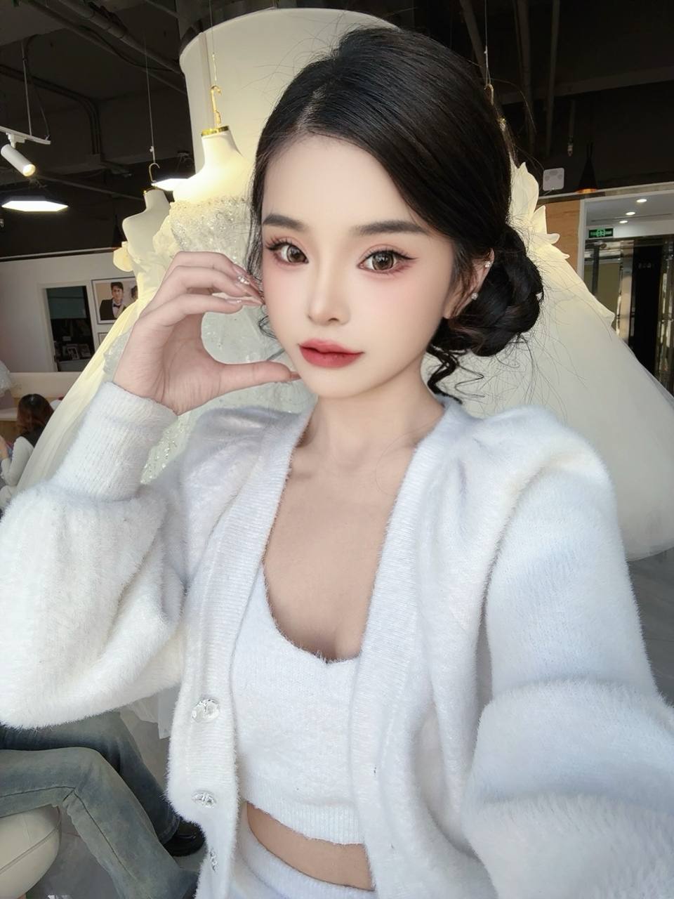 昵称：小白     省份：湖北     城市：武汉     年龄：20     身高：160     体重：84     罩杯：a     职业：工作     是否chu女：否     可不可以口：可以     是否可外省：是     是否可过夜：是     能不能无套：是     S M 能不能：轻微     有没有纹身：否     月可陪伴天数：7天     大概姨妈日期：月初     找金主的原因：提高收入     月生活费多少：10000     分几次给生活费：两次     自我介绍加分项：非常听话 乖巧 可爱类型 内心反差 声音长相甜软 情商高 愿意配合 懂情绪价值     对老板雷点(不接受)：?    介绍费：9888 #TX8 3.24